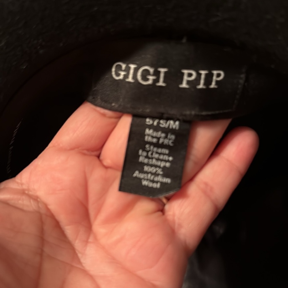 GIGI PIP Black Hat with Gold Logo - Picture 6 of 6